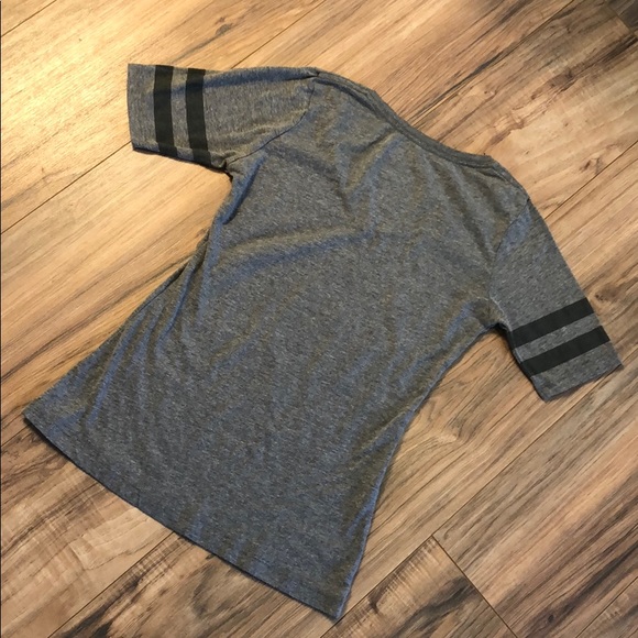 Keep it Classic Nintendo Tee - Picture 4 of 4